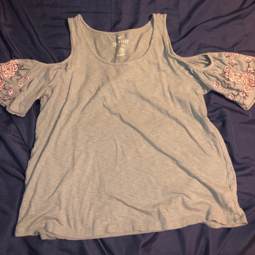 Off the shoulder short sleeve